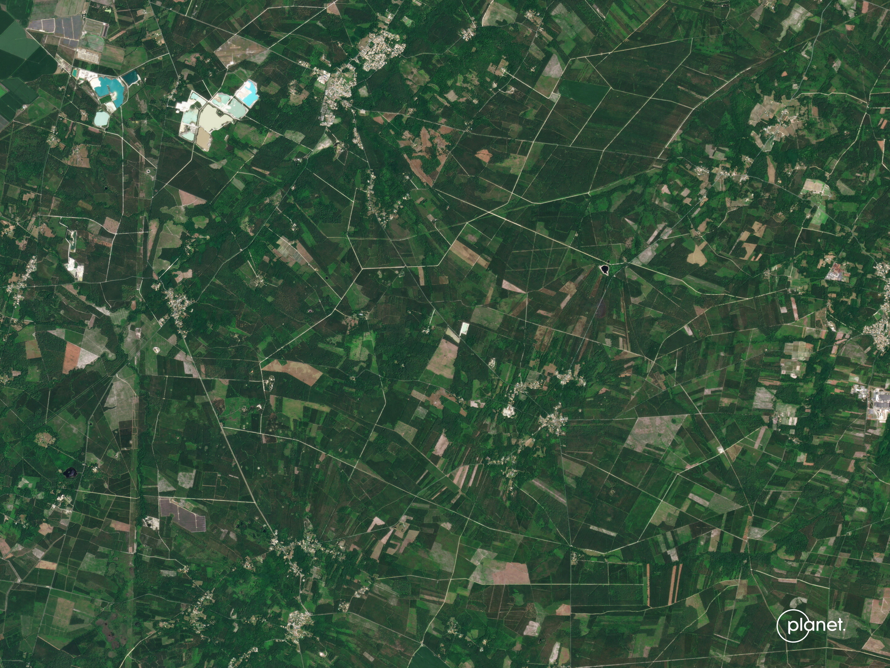 A satellite view before the wildfires broke out in Guillos, in the Gironde department in southwestern France, in this satellite handout image July 8, 2022. planet