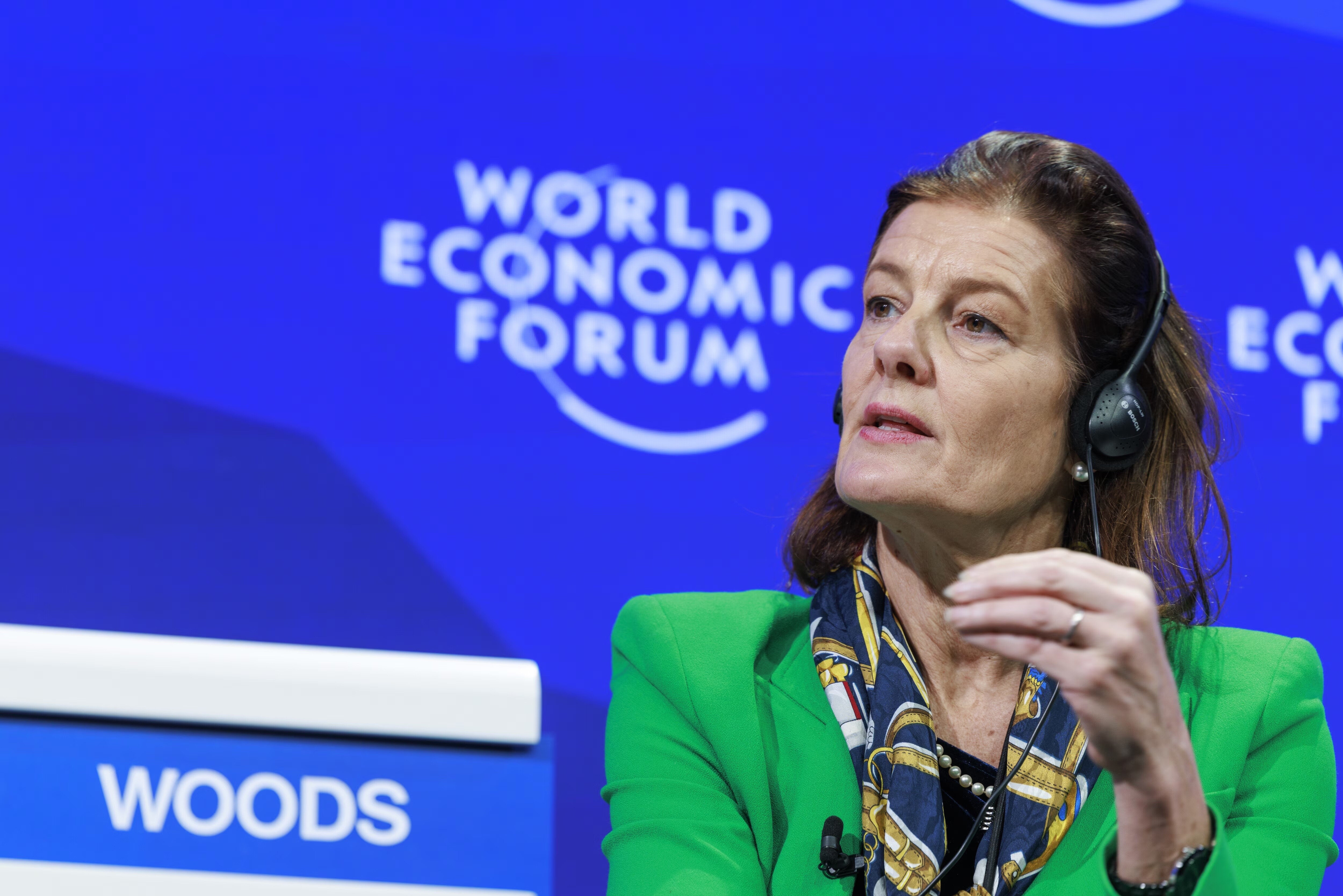 Ngaire Woods, decana de la Blavatnik School of Government de la Universidad de Oxford, durante la sesión “Reconstruyendo la confianza en América Latina” en Davos 2026.