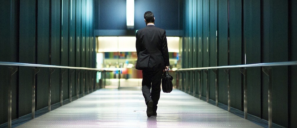 15 body language secrets of successful leaders