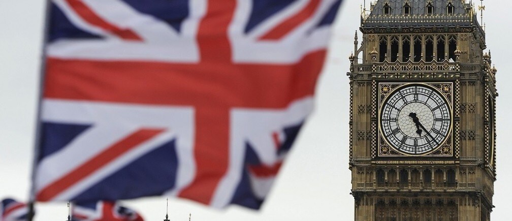 英国の次の課題、依存性を巧みに設計する技術、デジタル化に遅れる高級ブランド
