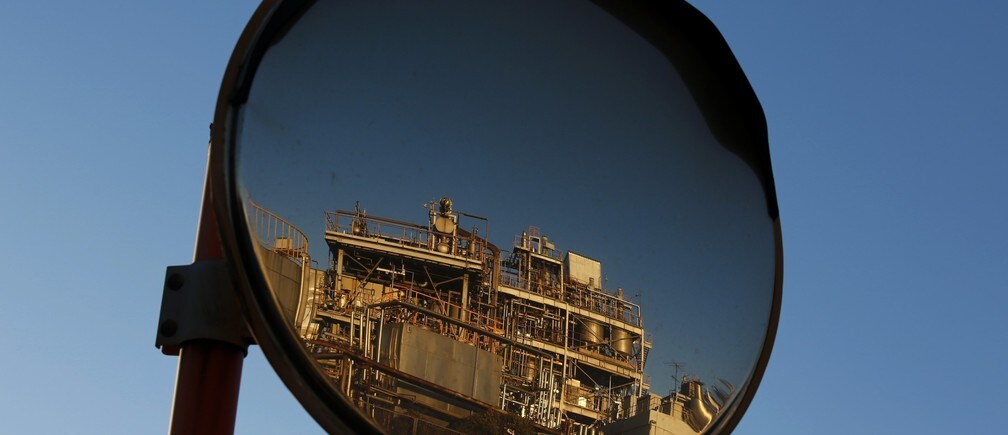 China stock markets shuttered, a grim year for emerging markets and oil slides below $35