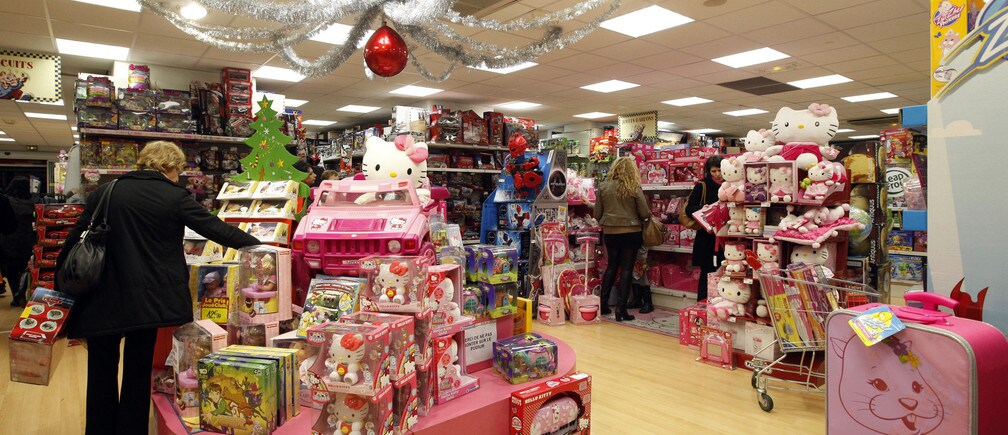 ピンクとブルーのクリスマス玩具が抱える問題