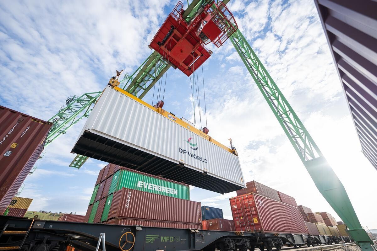 Logistics for Germany Ports Terminals Inland Terminal Crane Container White Stuttgart Train