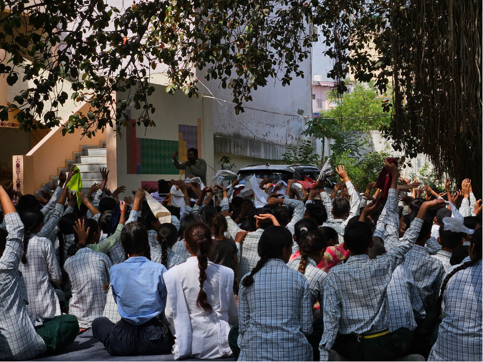 School children in an outdoor classroom: Grassroots initiatives can improve financial literacy in India
