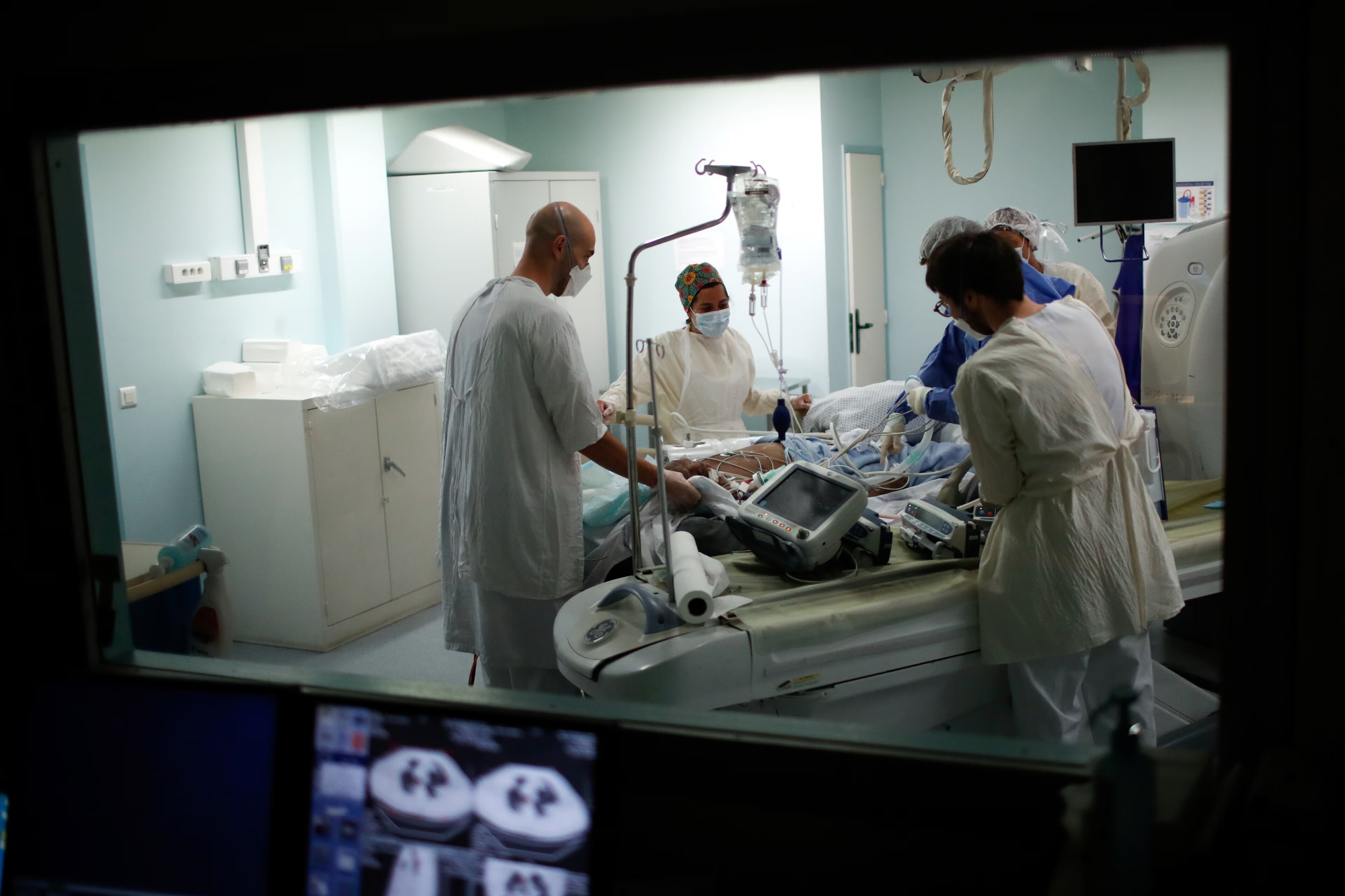 La Unidad de Cuidados Intensivos del hospital Robert Ballanger en Aulnay-sous-Bois, cerca de París.