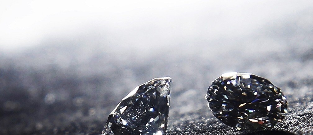 How are diamonds changing molecular research?