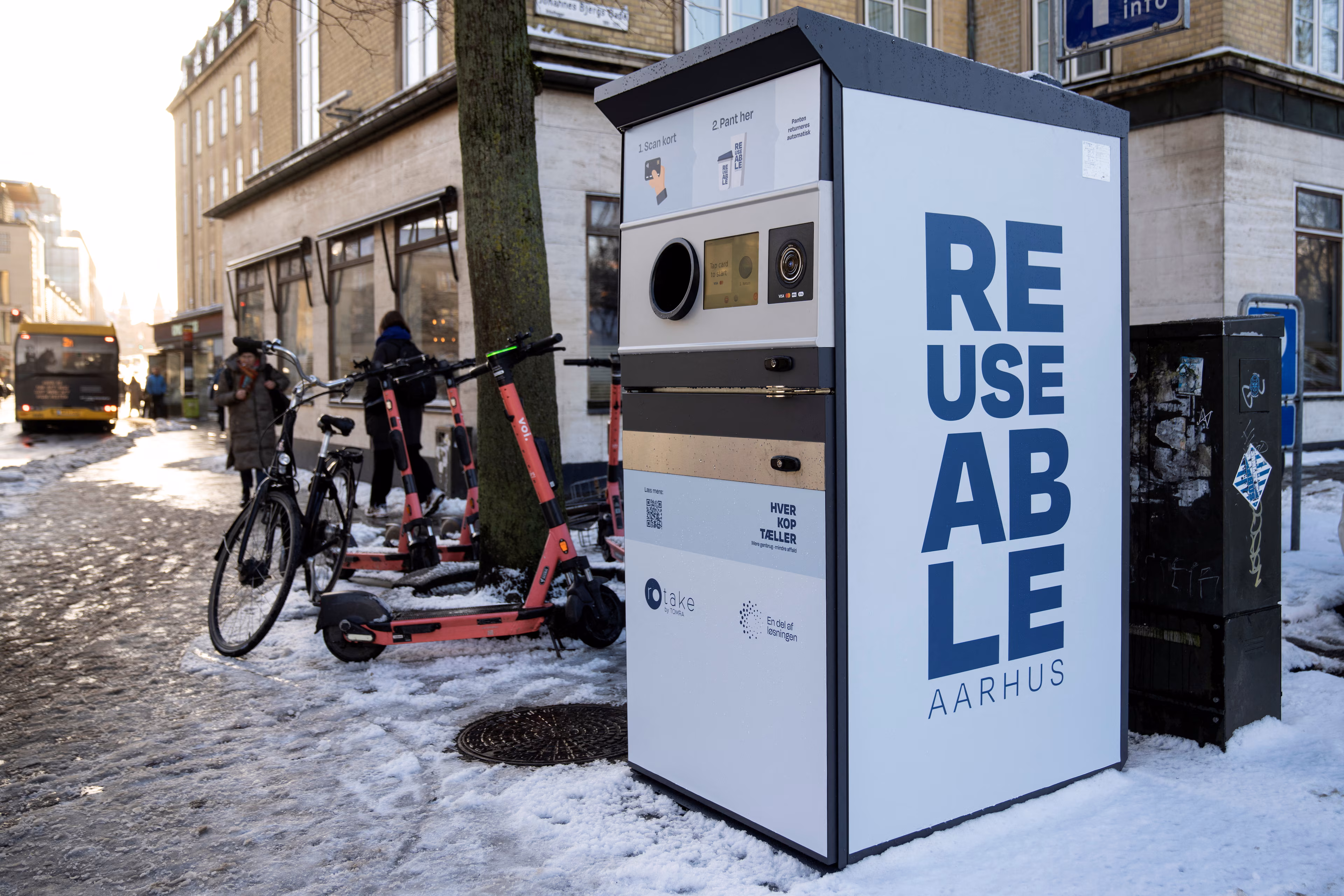 Una máquina de recolección de vasos para aumentar el reciclaje de materiales y crear una economía circular a largo plazo, en Aarhus, Dinamarca, el 17 de enero de 2024. 