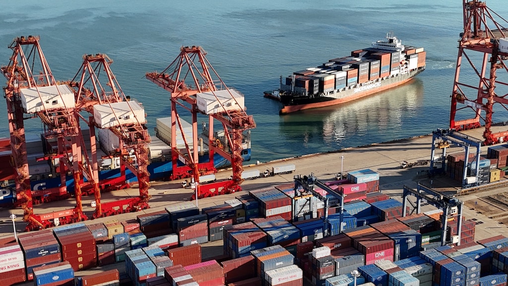A drone view shows a cargo ship approaching a container terminal at Lianyungang port, Jiangsu province, China October 14, 2026. China Daily via REUTERS  ATTENTION EDITORS - THIS IMAGE WAS PROVIDED BY A THIRD PARTY.  CHINA OUT. NO COMMERCIAL OR EDITORIAL SALES IN CHINA