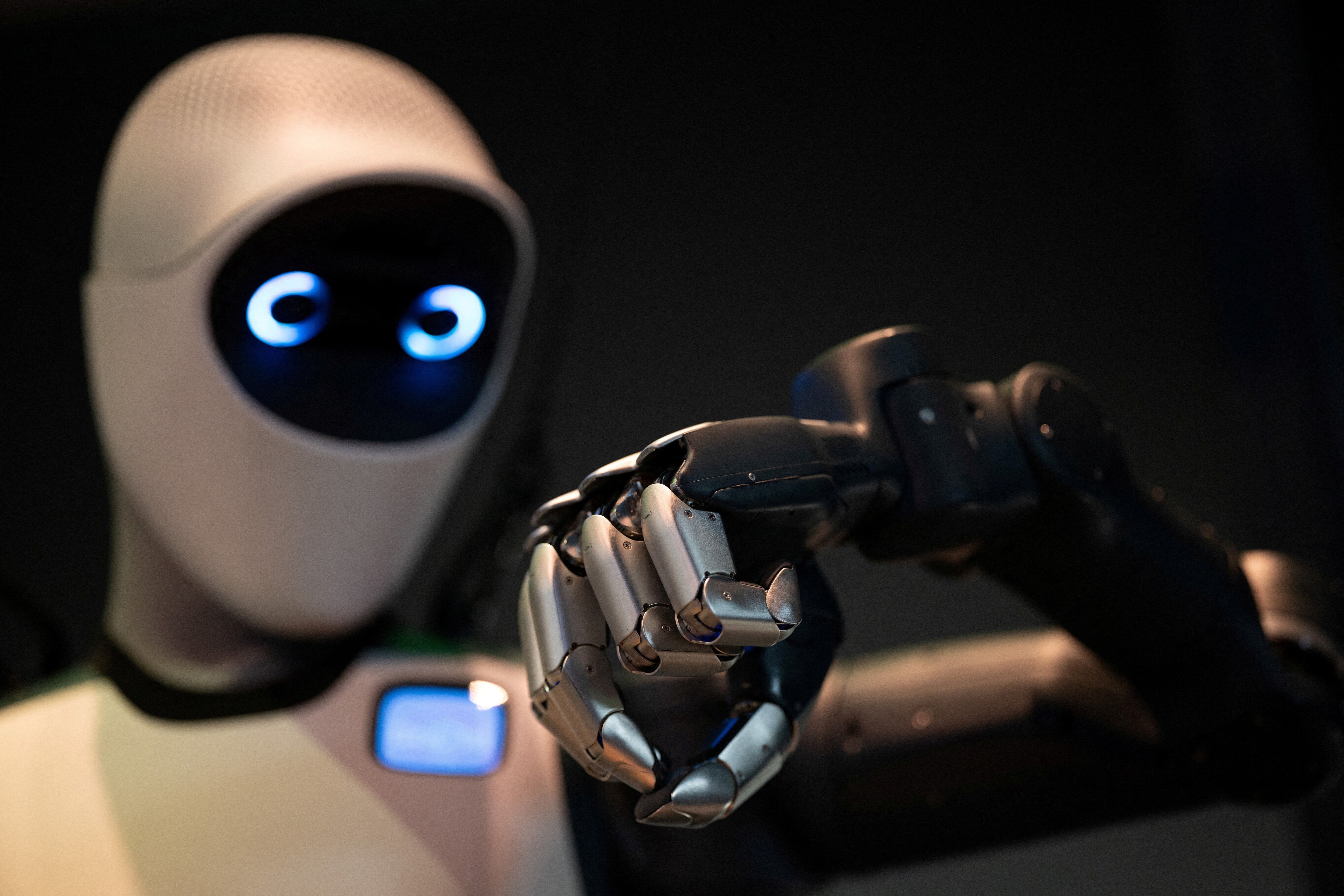 Technology Convergence: A new Logic for Competitive Advantage, a new report from the World Economic Forum, explores how convergent technologies, such as AI and robotics, can be scaled.