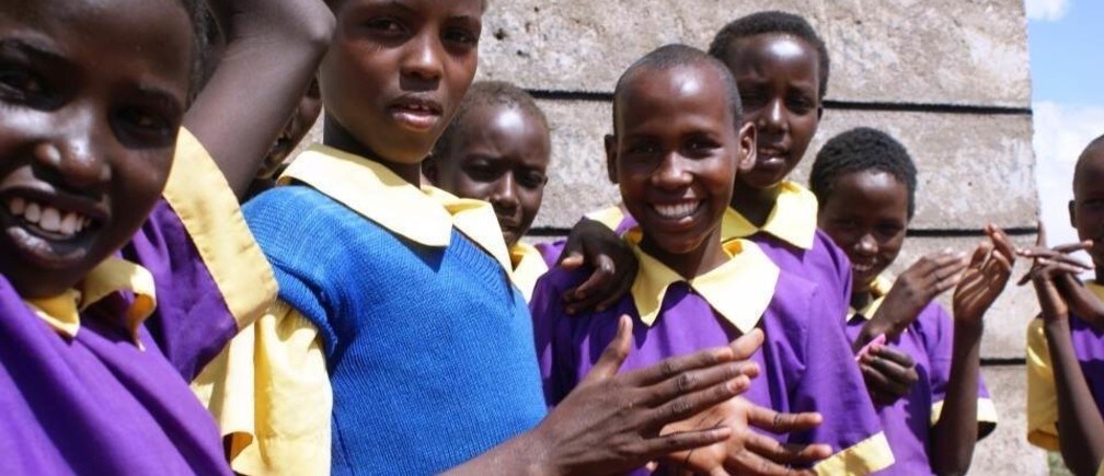 Cómo las escuelas móviles llevan educación a las niñas del medio rural de Kenia