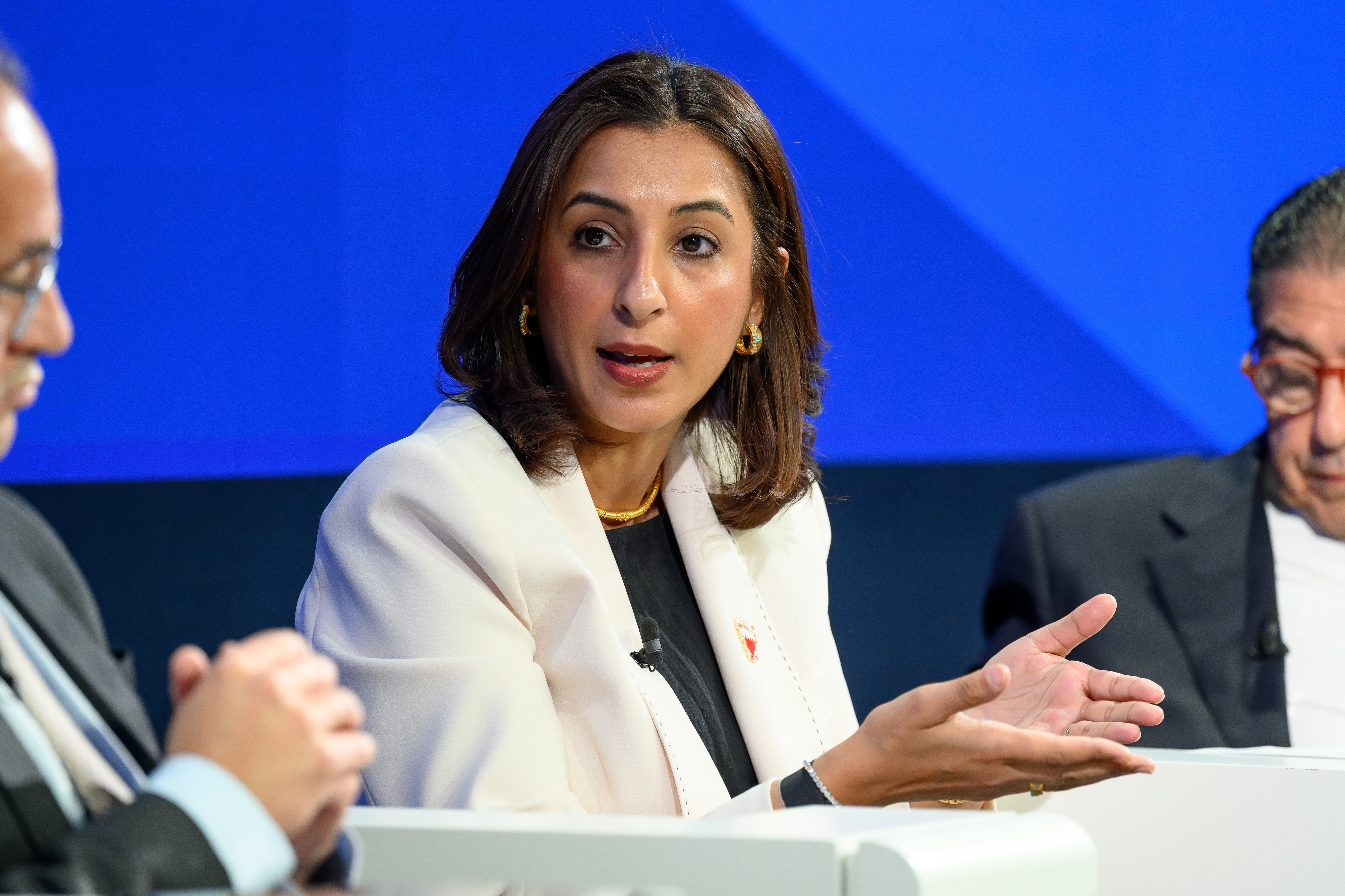 A Prosperity Agenda for the Middle East session with Ahmed Kouchouk, Minister of Finance of Egypt; Dan Murphy, Anchor and Correspondent, CNBC, USA; Hisham Ezz-Al-Arab, Chief Executive Officer and Board Member, Commercial International Bank (CIB), Egypt; Hussain Sajwani, Founder and Chairman, DAMAC International, United Arab Emirates; Khalifa Abdullah Al-Ajeel AI-Askar, Minister of Commerce and Industry of Kuwait; Noor Ali Alkhulaif, Minister of Sustainable Development of Bahrain, Chief Executive, Bahrain Economic Development Board; at the World Economic Forum Annual Meeting 2026 in Davos-Klosters, Switzerland, on 22/1/2026 from 16:15 to 17:00 in the Congress Centre â Aspen 2 (Zone E), Stakeholder Dialogue. (mena economy). Â©2026 World Economic Forum / Sandra Blaser