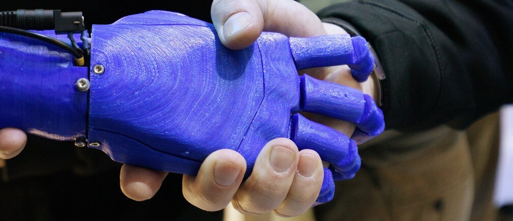 ロボットと握手すべき理由