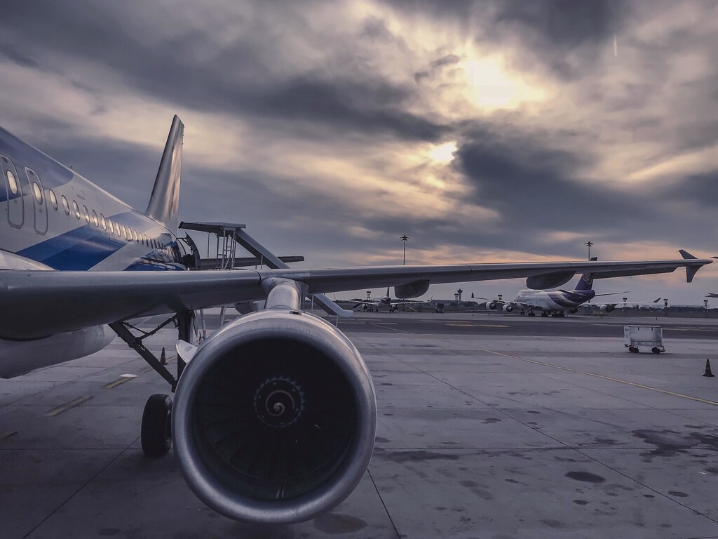 Sustainable Aviation Fuel (SAF) is a renewable alternative to fossil jet fuel that can significantly lower greenhouse gas emissions