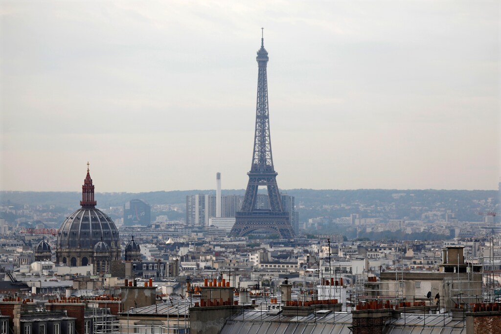 General view of the Eiffel Tower in Paris, France, September 25, 2017. REUTERS/Charles Platiau - RC11A8019B30
