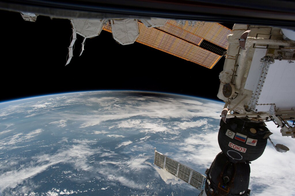 The umbra, the moon's shadow, over the United States from space is seen from the International Space Station from outer space, August 21, 2017 in this social media image. Courtesy @Space_Station/Intl. Space Station/Handout via REUTERS ATTENTION EDITORS - THIS IMAGE HAS BEEN SUPPLIED BY A THIRD PARTY. MANDATORY CREDIT - RC1A5D565620