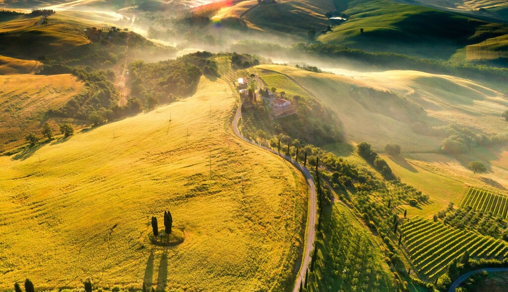 italy tourism wine country
