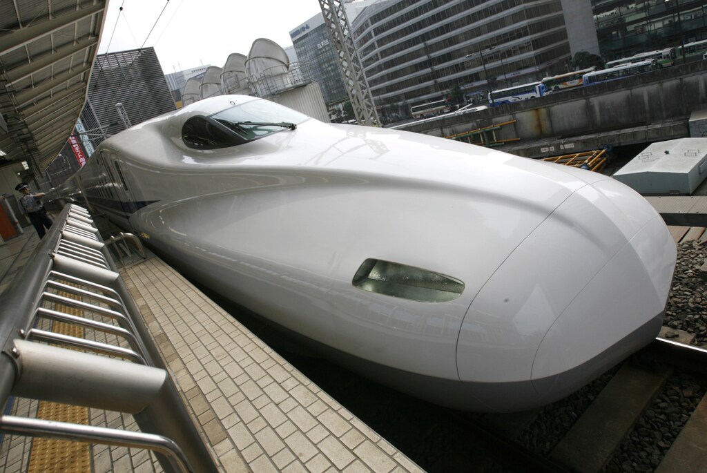 Japan Railway's new N700 bullet train stands at a platform of Tokyo Station in Tokyo July 6, 2007.