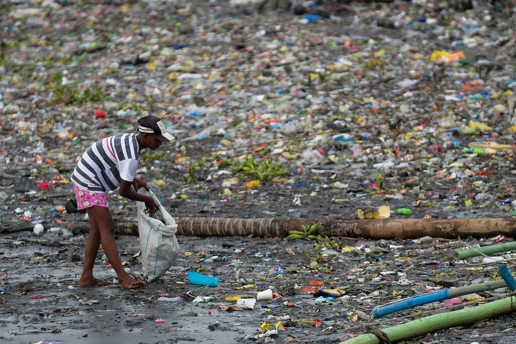 6 of 10 ASEAN member states generating a combined 31 million tonnes of plastic waste annually