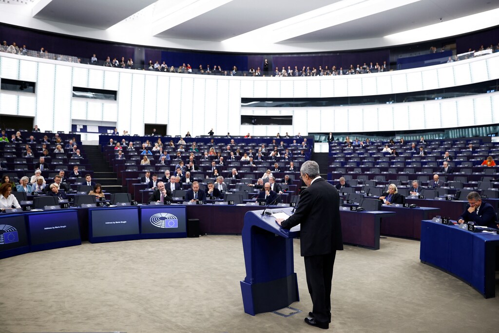 Former European Central Bank chief Mario Draghi presents his report on the future of European competitiveness to the European Parliament in Strasbourg, France September 17, 2024. REUTERS/Johanna Geron