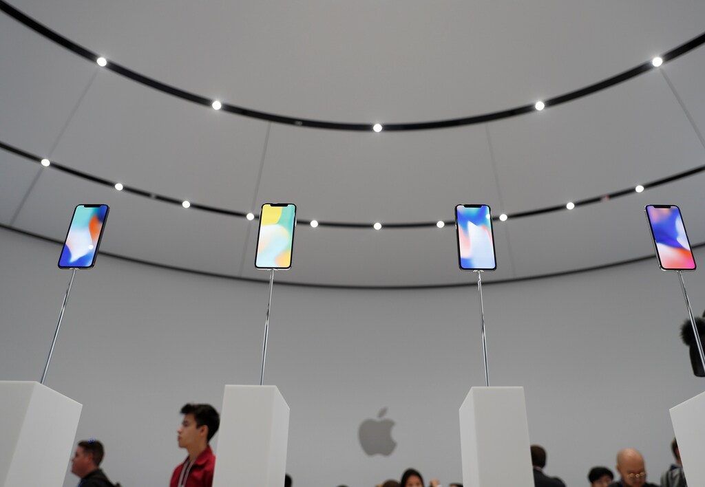 Apple iPhone X samples are displayed during a product launch event in Cupertino, California, U.S. September 12, 2017. REUTERS/Stephen Lam TPX IMAGES OF THE DAY - HP1ED9C1K59E7