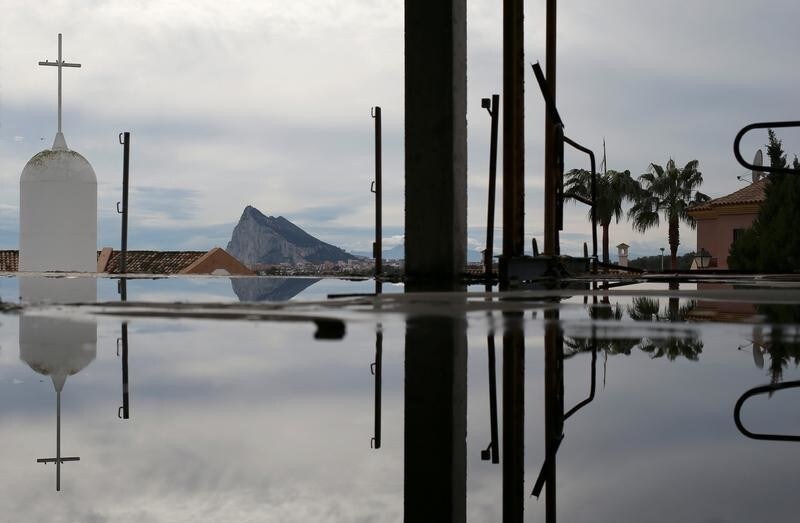 The Rock of the British overseas territory of Gibraltar, historically claimed by Spain, is seen from the Spanish side of the border near La Linea de la Concepcion, southern Spain, November 23, 2018. REUTERS/Jon Nazca - RC1D772C5870