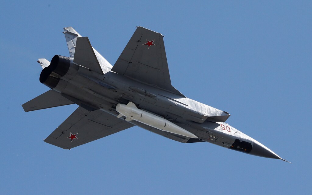 A Russian Air Force MiG-31 fighter jet flies during the Victory Day parade, marking the 73rd anniversary of the victory over Nazi Germany in World War Two, above Red Square in Moscow, Russia May 9, 2018. REUTERS/Sergei Karpukhin