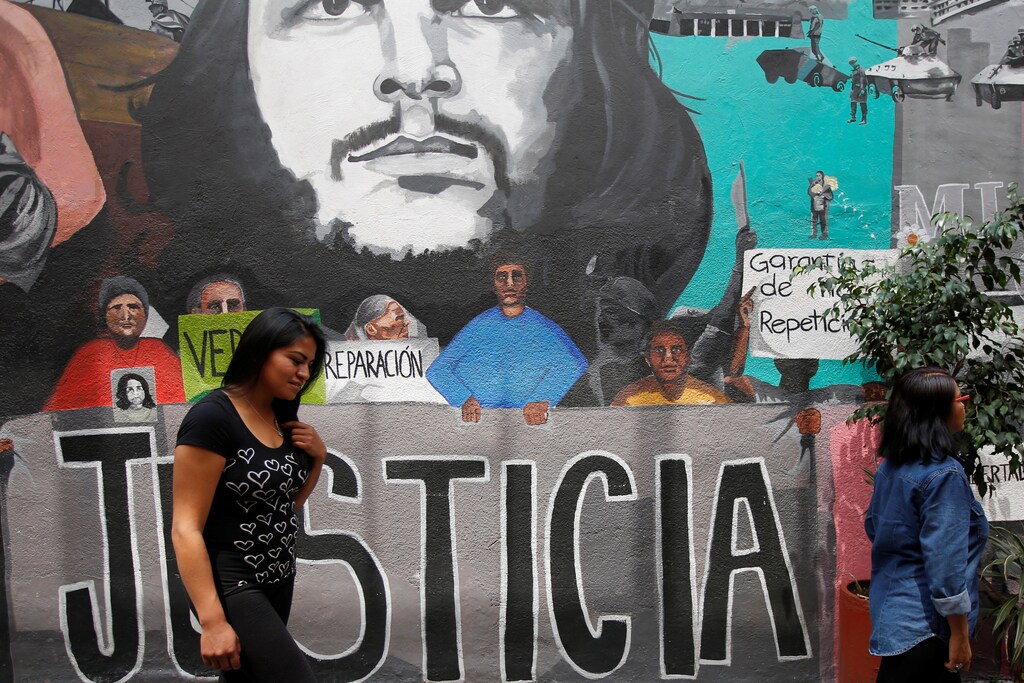 Patricia Torres, 33, poses for a photograph after a 'Women of Atenco' news conference in Mexico City, Mexico October 4, 2016. REUTERS/Carlos Jasso - RTSQRYB