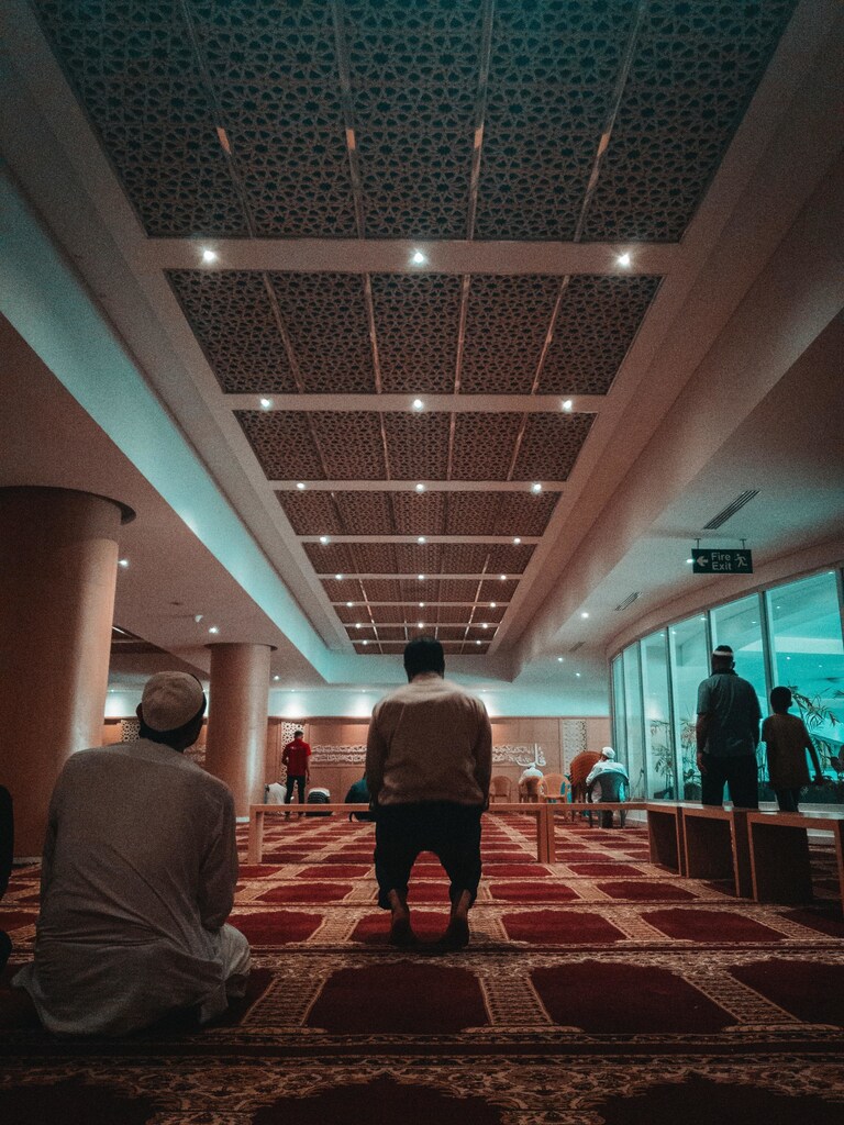 religious-dicersity-prayer-room-at-office