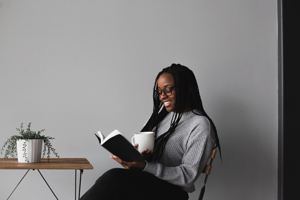 this woman here is reading a book. Expert Adam Grant has just released a new list about the best leadership books for autumn