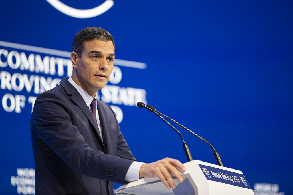 Pedro Sánchez, Presidente del Gobierno de España hablando durante la Sesión "Discurso especial de Pedro Sánchez, Presidente del Gobierno de España" en la Reunión Anual 2019 del Foro Económico Mundial en Davos, 23 de enero de 2019. Centro de Congresos - Sala de Congresos.