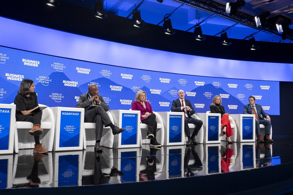 Anthony Scaramucci, Founder, SkyBridge Capital, USA; Brian Armstrong, Co-Founder and Chief Executive Officer, Coinbase, USA; Denelle Dixon, Chief Executive Officer and Executive Director, Stellar Development Foundation, USA; Jennifer Johnson, President and Chief Executive Officer, Franklin Templeton, USA; Lesetja Kganyago, Governor of the South African Reserve Bank (SARB); Spriha Srivastava, International Executive Editor and United Kingdom Bureau Chief, Business Insider UK, United Kingdom; speaking in Crypto at a Crossroads session at the World Economic Forum Annual Meeting 2025 in Davos-Klosters, Switzerland, 21/1/2025, 13:00 â 13:45 at Congress Centre - Sanada. Stakeholder Dialogue. Copyright: World Economic Forum / Faruk Pinjo