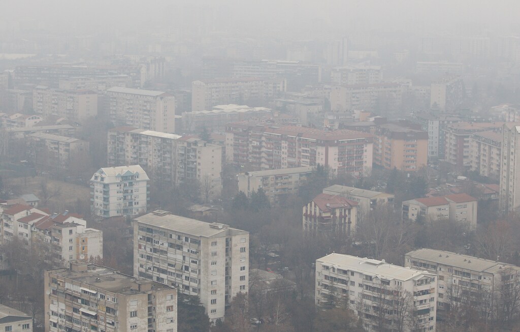 A general view of a residential area as air pollution reaches dangerous levels in Skopje, Macedonia January 21, 2019. REUTERS/Ognen Teofilovski - RC1E0A061130