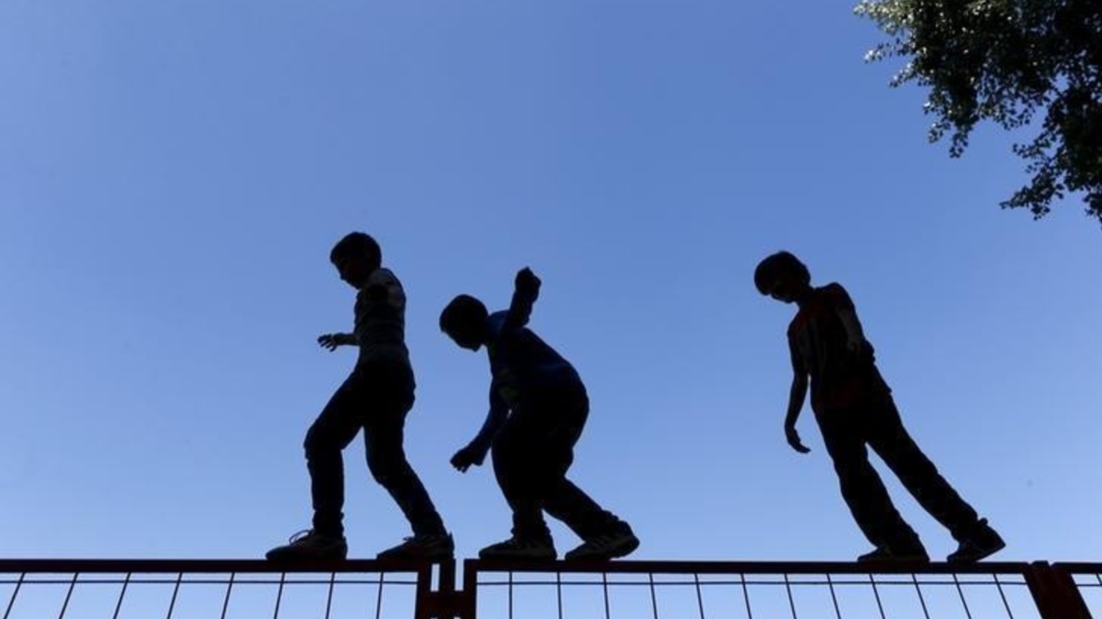 How do you talk to a young child about death? World Economic Forum