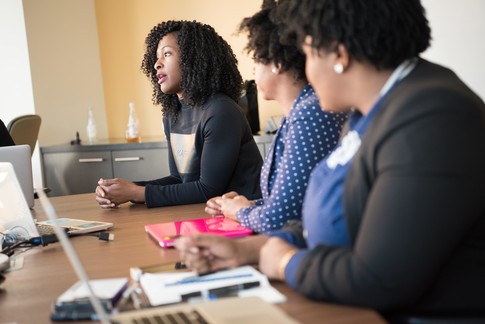 How wearing natural hairstyles harms the job prospects of Black women - Vimarsana News