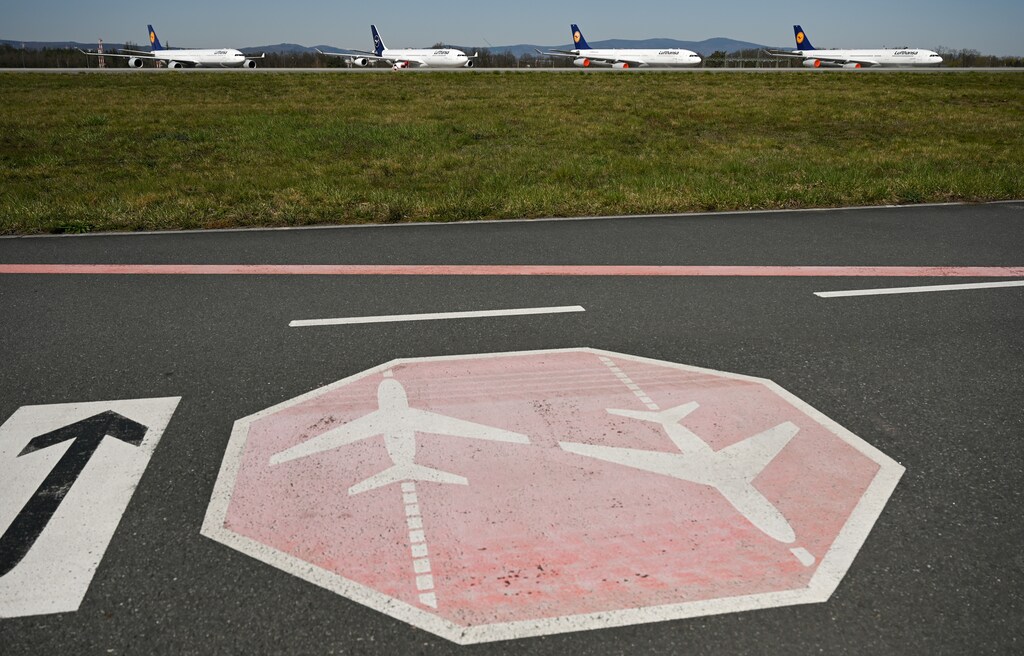 Lufthansa airplanes are parked at Frankfurt airport as air traffic is affected by the spread of the coronavirus disease (COVID-19), in Frankfurt, Germany, March 23, 2020. Arne Dedert/Pool via REUTERS - RC2RPF9TG5IU