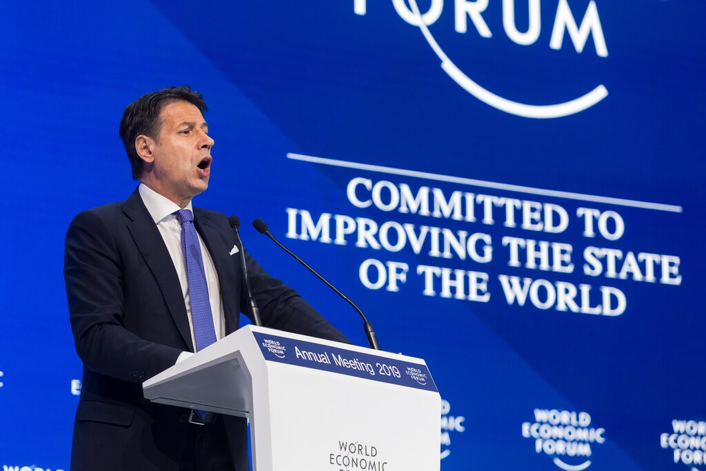 Giuseppe Conte, Primer Ministro de Italia hablando en la Reunión Anual del Foro Económico Mundial de 2019.