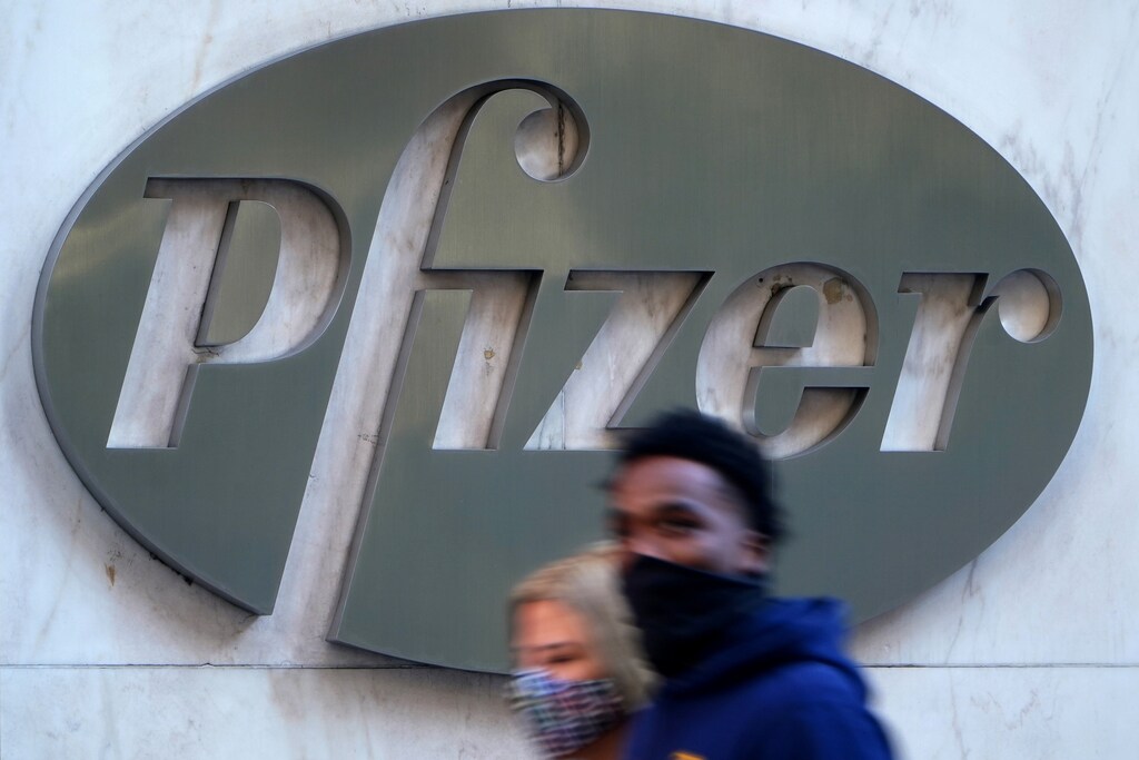Pfizer vaccine vaccination health healthcare covid-19 coronavirus