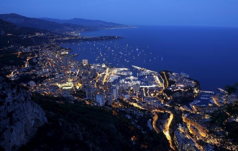 A general view shows Monaco Principality as the MonacoYacht show, one of the most prestigious pleasure boat show in the world, highlighting hundreds of yachts for the luxury yachting industry runs in Monte Carlo port September 25, 2015. REUTERS/Eric Gaillard - GF10000221017