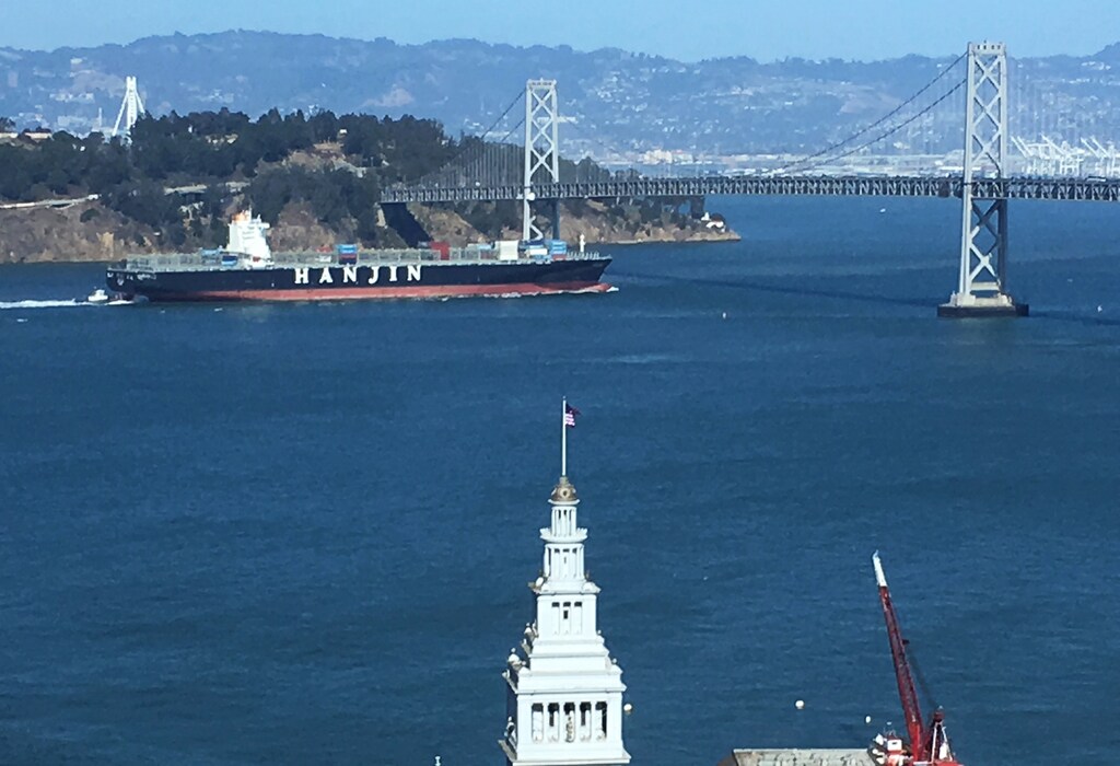 The container ship Hanjin Greece steams through San Francisco Bay toward the port of Oakland in Oakland, California U.S. September 14, 2016. South Korean shipper Hanjin has filed for bankruptcy and the ship is nearly empty of containers. . REUTERS/Peter Henderson - RTSNSU1