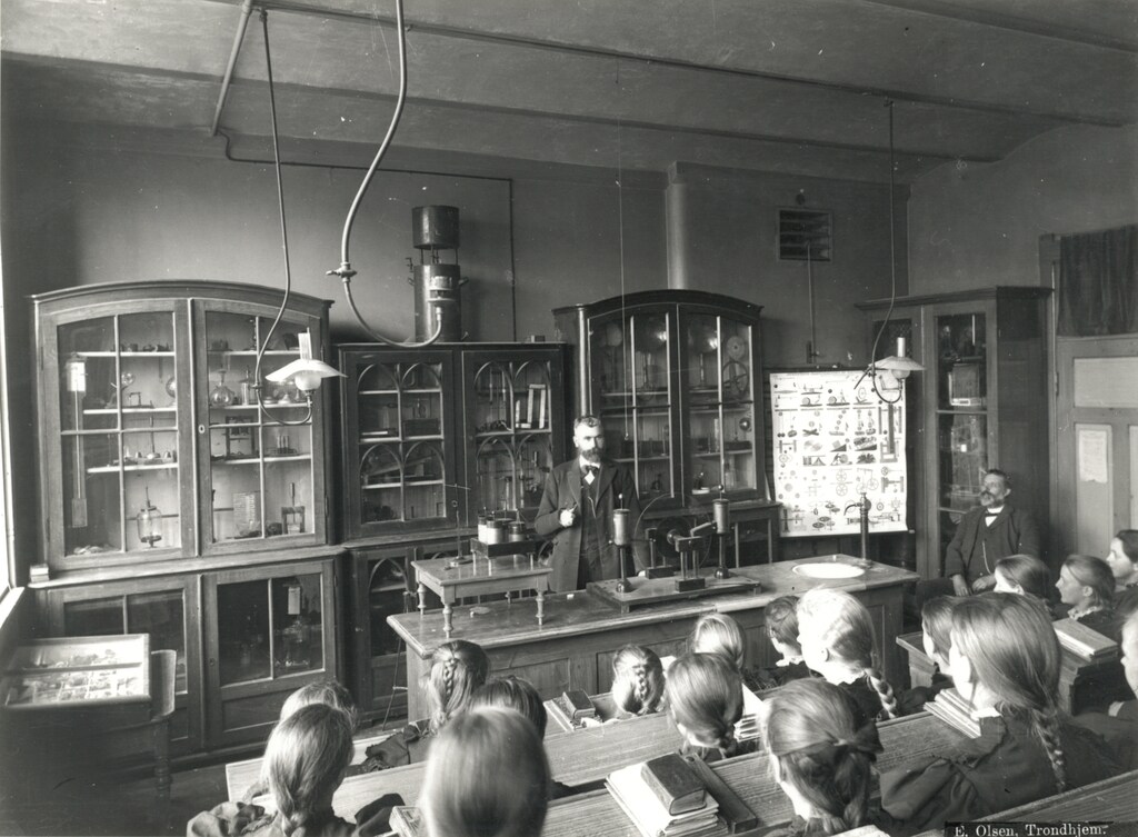 A school classroom in Trondheim in the 1920s