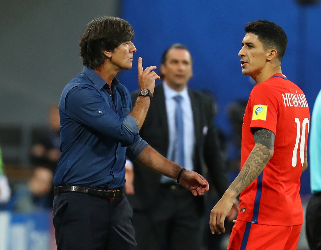Soccer Football - Chile v Germany - FIFA Confederations Cup Russia 2017 - Final - Saint Petersburg Stadium, St. Petersburg, Russia - July 2, 2017 Germany coach Joachim Low gestures to Chiles Pablo Hernandez REUTERS/Kai Pfaffenbach - RTS19HWE
