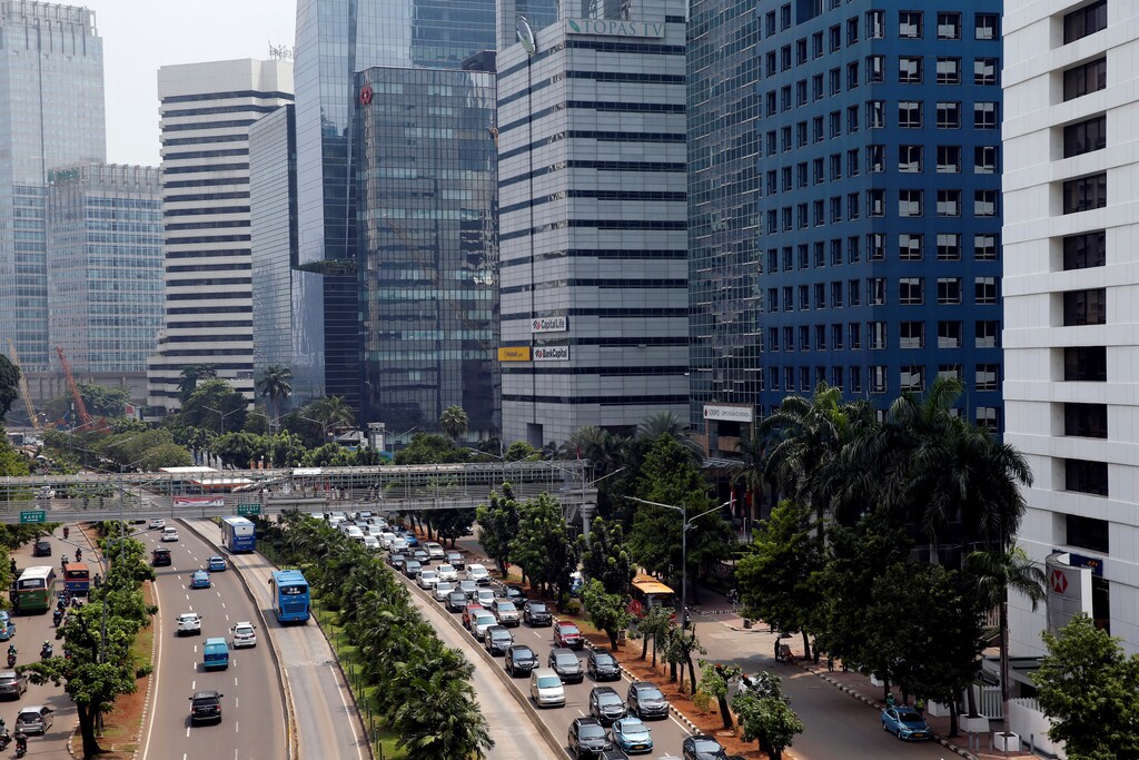 Aerial view of Sudirman Business District in Jakarta, Indonesia October 25, 2017. REUTERS/Beawiharta - RC15B1C49410