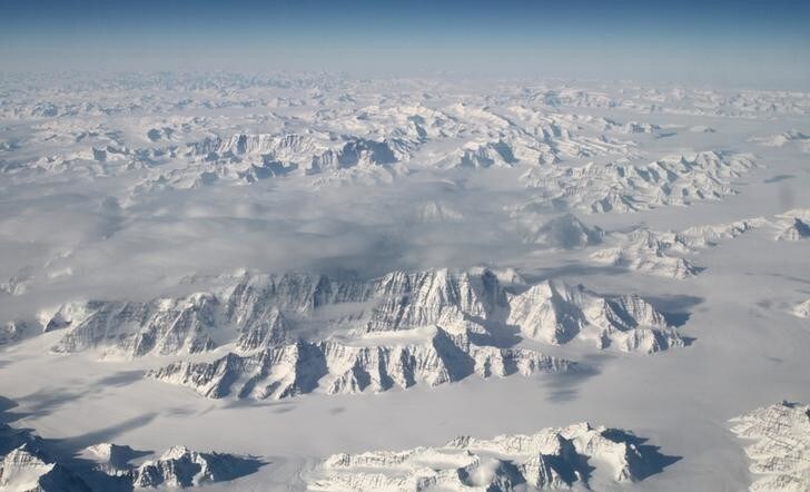 The northeast coastline of the Greenland ice sheet is seen in an image from NASA's Oceans Melting Greenland (OMG) field campaign from an altitude of about 40,000 feet (12,190 meters) taken March 26, 2016 and released March 29, 2016. REUTERS/NASA/Handout via Reuters THIS IMAGE HAS BEEN SUPPLIED BY A THIRD PARTY. IT IS DISTRIBUTED, EXACTLY AS RECEIVED BY REUTERS, AS A SERVICE TO CLIENTS. FOR EDITORIAL USE ONLY. NOT FOR SALE FOR MARKETING OR ADVERTISING CAMPAIGNS