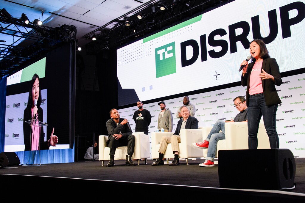 Actor Will Smith listens to start up pitches for his new venture capital (VC) firm Dreamers Fund at the TechCrunch Disrupt forum in San Francisco, California, U.S. October 2, 2019. REUTERS/Kate Munsch - RC1EB0F3D650