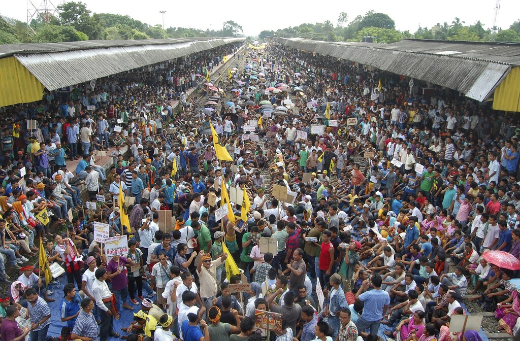 Activists from the All Bodo Students Union (ABSU) along with other Bodo organisations block railway tracks during a protest at a railway station at Kokrajhar in the northeastern Indian state of Assam August 2, 2013. Thousands of activists on Friday protested against the Indian government to demand for a separate Bodoland state carved out of Assam, activists said. REUTERS/Stringer (INDIA - Tags: CIVIL UNREST POLITICS EDUCATION TRANSPORT) - GM1E9821RH201
