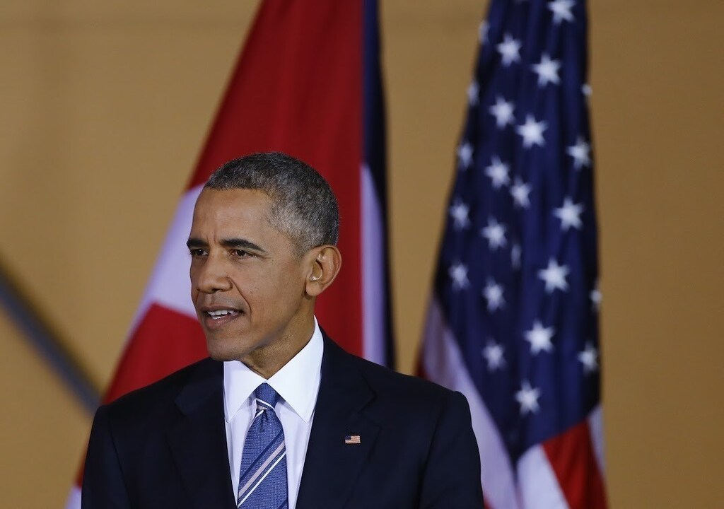 U.S. President Barack Obama attends a meeting with entrepreneurs as part of his three-day visit to Cuba, in Havana March 21, 2016. REUTERS/Ivan Alvarado - RTSBJST