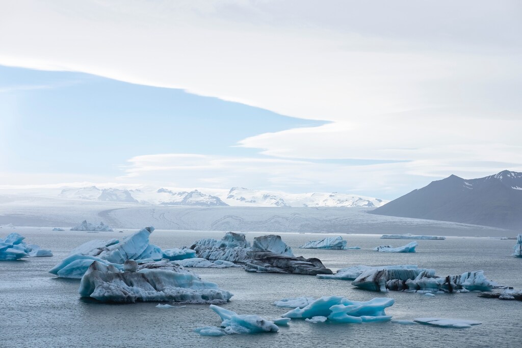 Jökulsárlón, Iceland iceberg melt global warming climate change transport