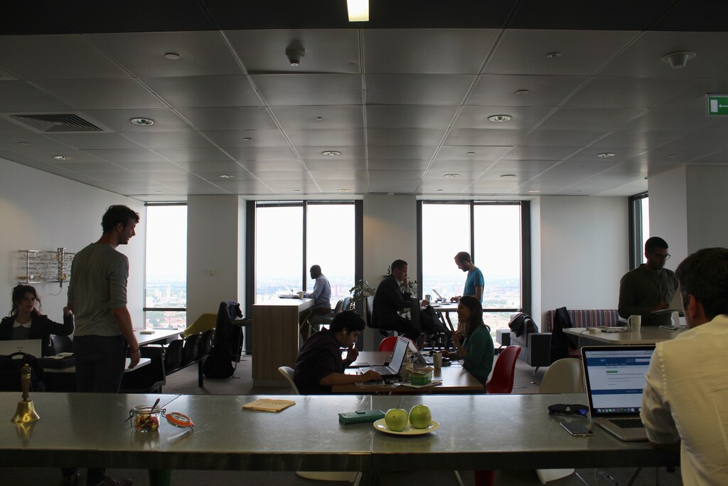 People are seen in the Level39 FinTech hub based in the One Canada Square tower of the Canary Wharf district of London, Britain, August 5, 2016. Picture taken August 5, 2016. REUTERS/Jemima Kelly - S1BETUFUNXAB