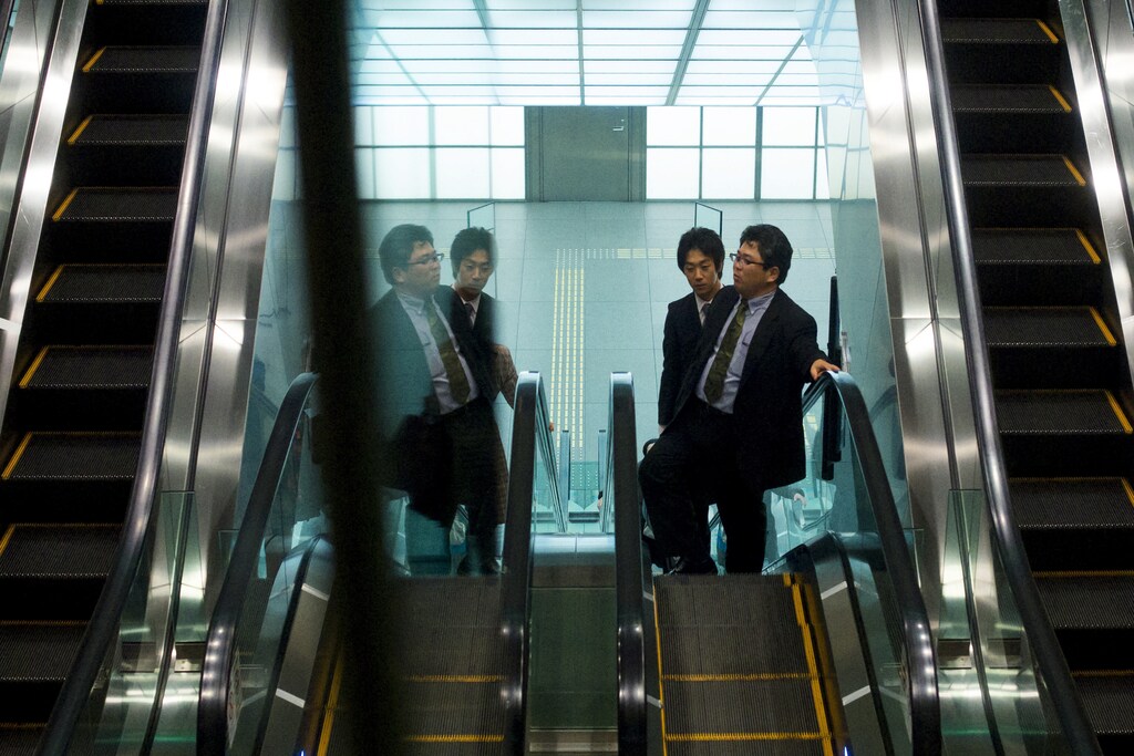 diplomatic-leadership-styles-world-image
