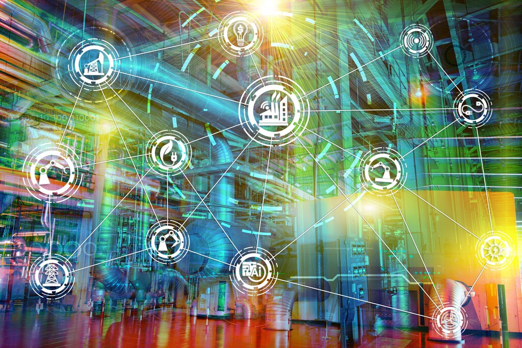 Imagen conceptual de Industria 4.0; instrumentos industriales en la fábrica con iconos de sistemas cibernéticos y físicos, red del Internet de las cosas, fábrica inteligente; conectividad; ciberresiliencia.